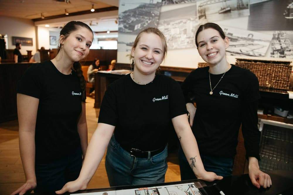 Best Restaurants for Large Groups Near Minneapolis-St. Paul Green Mill Restaurant and Bar 1 (1)